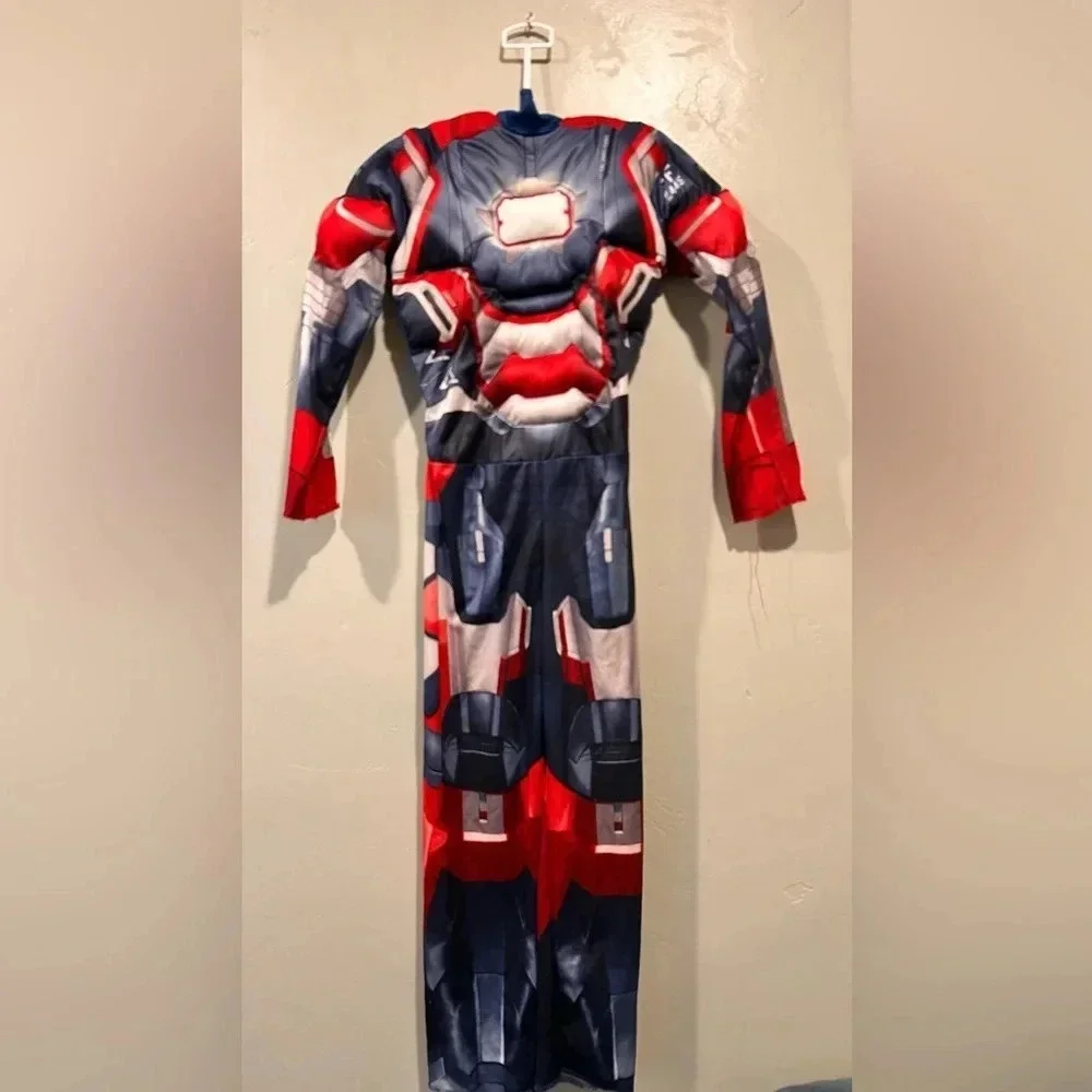 CHILDREN’S SIZE S/SIZE 6 IRON MAN 3 HALLOWEEN COSTUME. ONE PIECE. PULL ON.